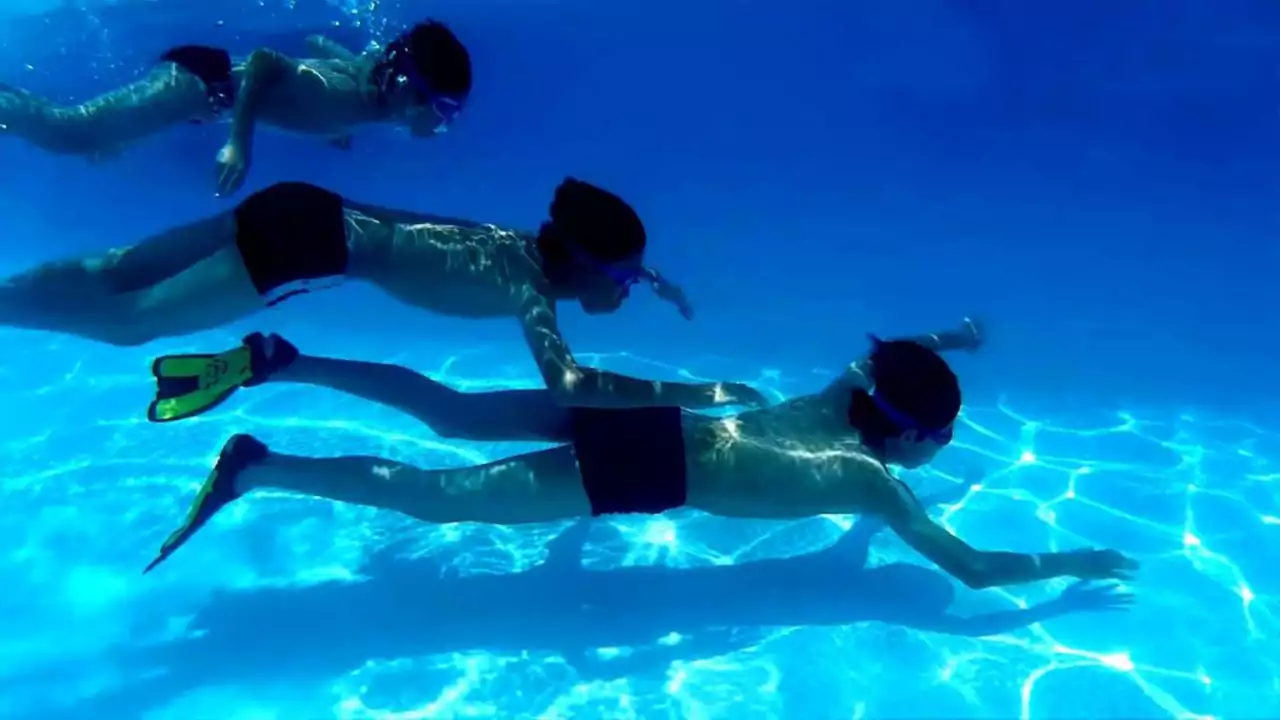Mơ thấy bơi dưới nước là gì?